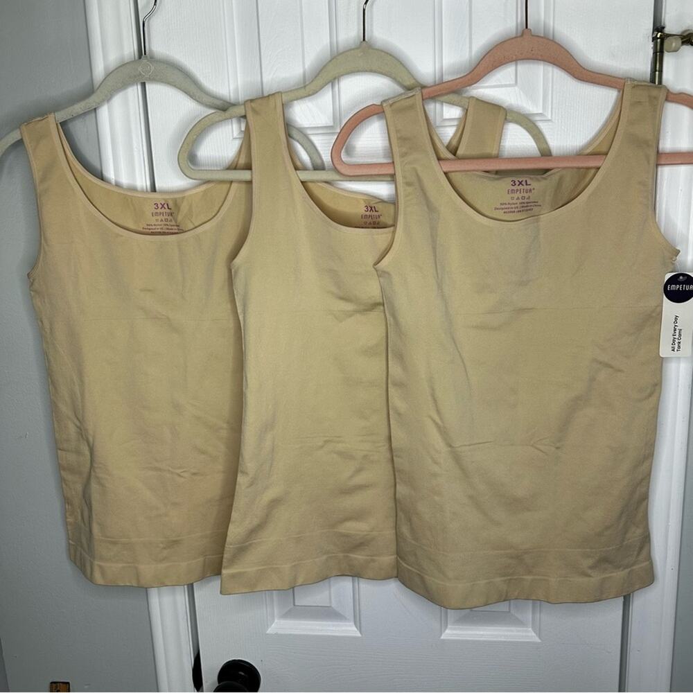 Shapermint Lot of 3 Bundle Plus 3x tanks everyday